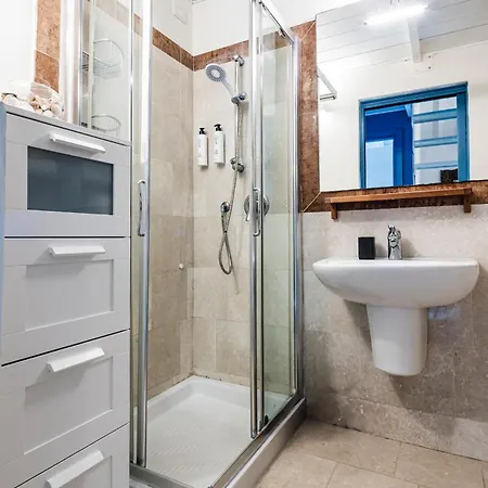 Amazing Sea View Flat بيت للعطل تيرّينْيا