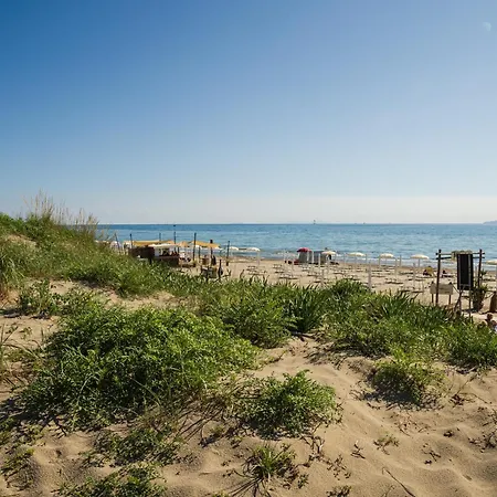 Holiday home Amazing Sea View Flat Tirrenia