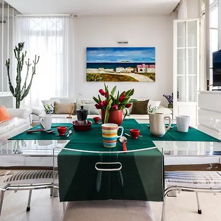 Amazing Sea View Flat * تيرّينْيا