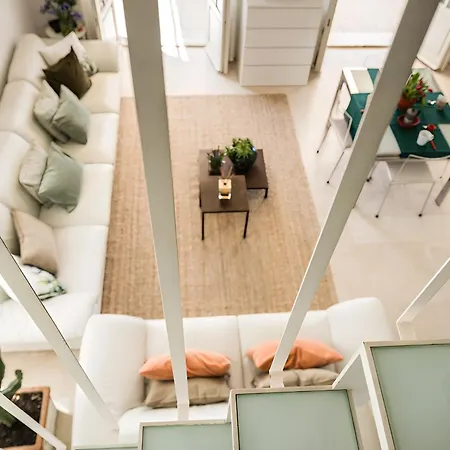Amazing Sea View Flat تيرّينْيا