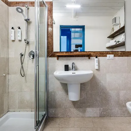 Amazing Sea View Flat تيرّينْيا