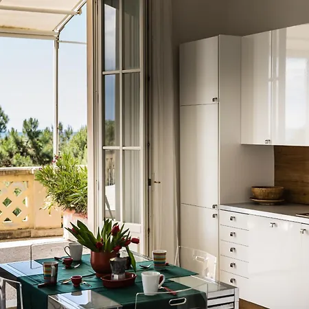 Amazing Sea View Flat بيت للعطل تيرّينْيا