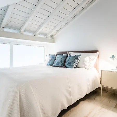 Amazing Sea View Flat تيرّينْيا