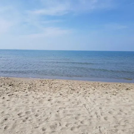 Amazing Sea View Flat تيرّينْيا